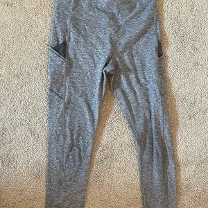 Grey legging with pockets